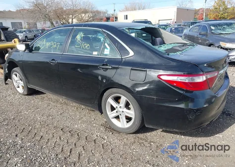 2015 Toyota Camry Hybrid Le z USA, uszkodzony, nr VIN 4T1BD1FK6FU176866